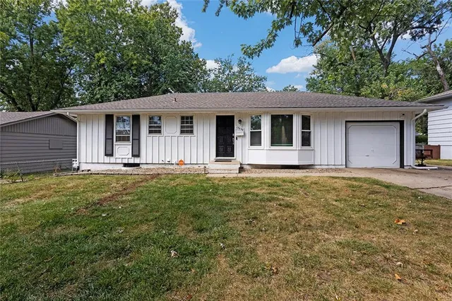 $200,000 | 13620 Bennington Avenue, Grandview, MO 64030