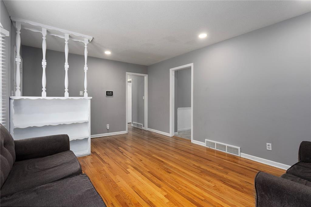 13620 Bennington Avenue Grandview, MO 64030 - Photo 5 of 25