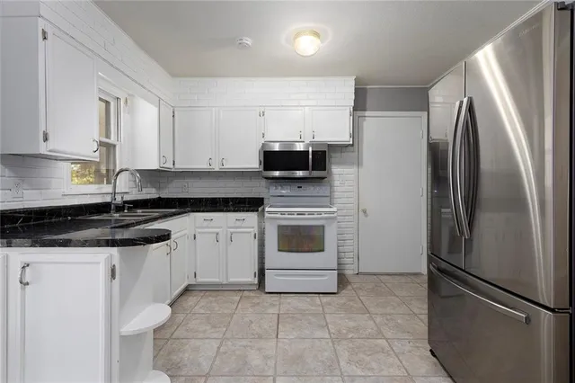 $200,000 | 13620 Bennington Avenue, Grandview, MO 64030