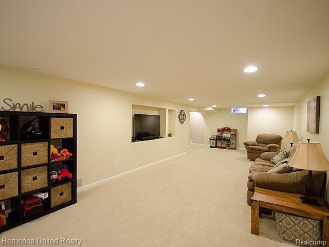 28025 Quail Hollow Road Farmington Hills, MI 48331 - Photo 33 of 38