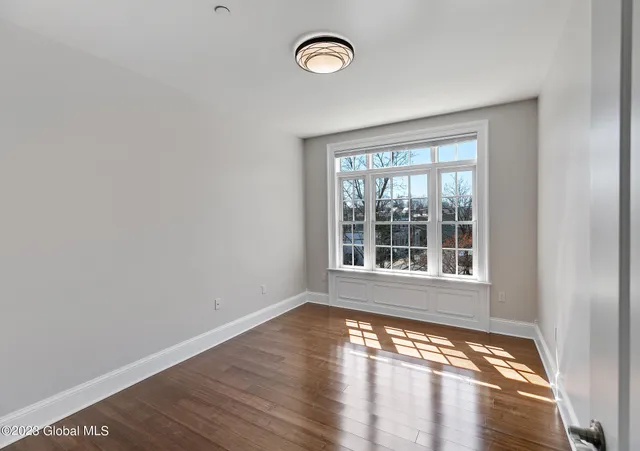 $2,600 | 25 Lawrence Street, Unit 3B, Saratoga Springs, NY 12866