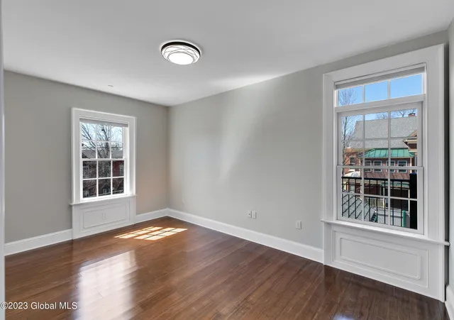 $2,600 | 25 Lawrence Street, Unit 3B, Saratoga Springs, NY 12866