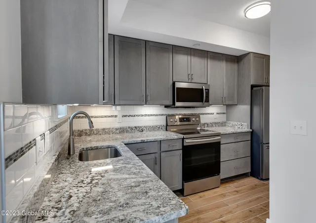 $2,600 | 25 Lawrence Street, Unit 3B, Saratoga Springs, NY 12866