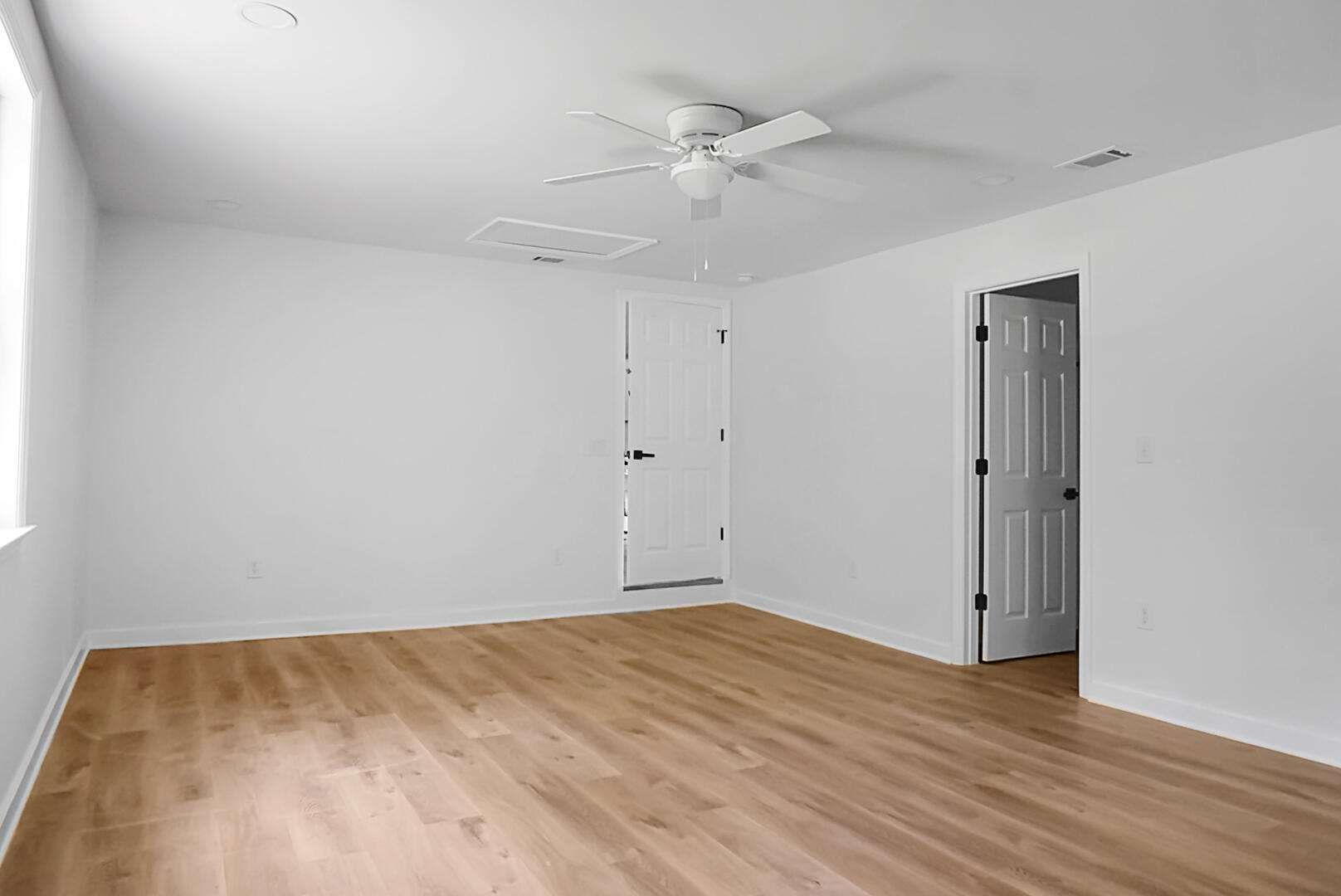 1393 Harristown Road Bonneau, SC 29431 - Photo 25 of 57 DSC06407