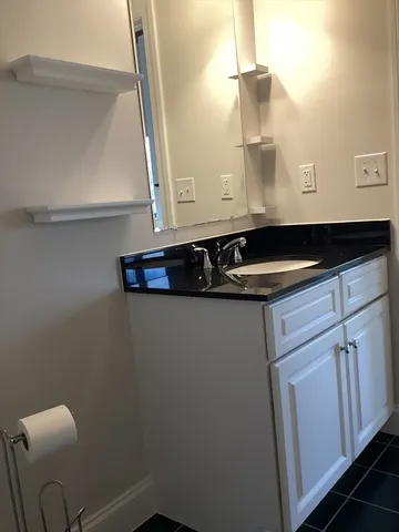 $2,950 | 11 Lake Street, Unit 131, Wakefield, MA 01880