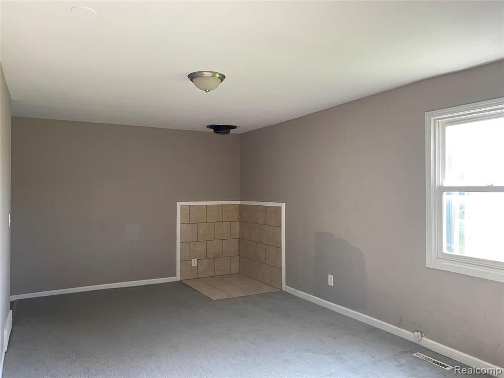 5122 North Vassar Road Flint, MI 48506 - Photo 12 of 18