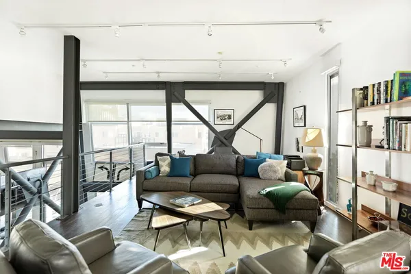 $8,999 | 1513 9th Street, Unit 3, Santa Monica, CA 90401