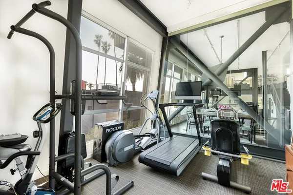 $8,999 | 1513 9th Street, Unit 3, Santa Monica, CA 90401