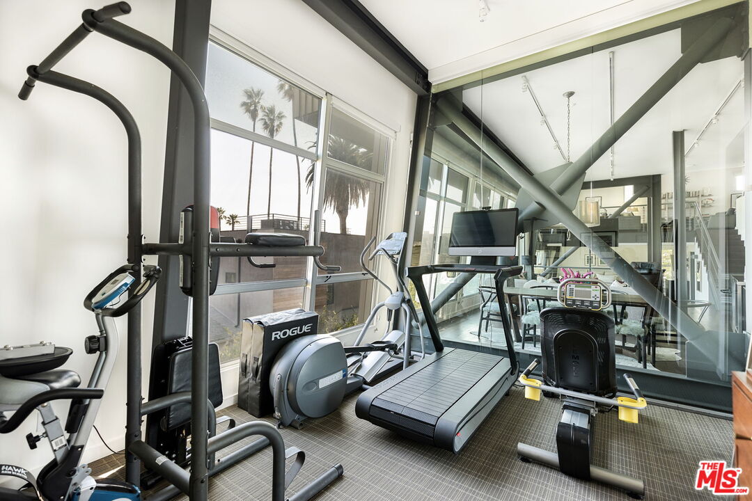 1513 9th Street, Unit 3 Santa Monica, CA 90401 - Photo 23 of 29 a view of a room with gym equipment