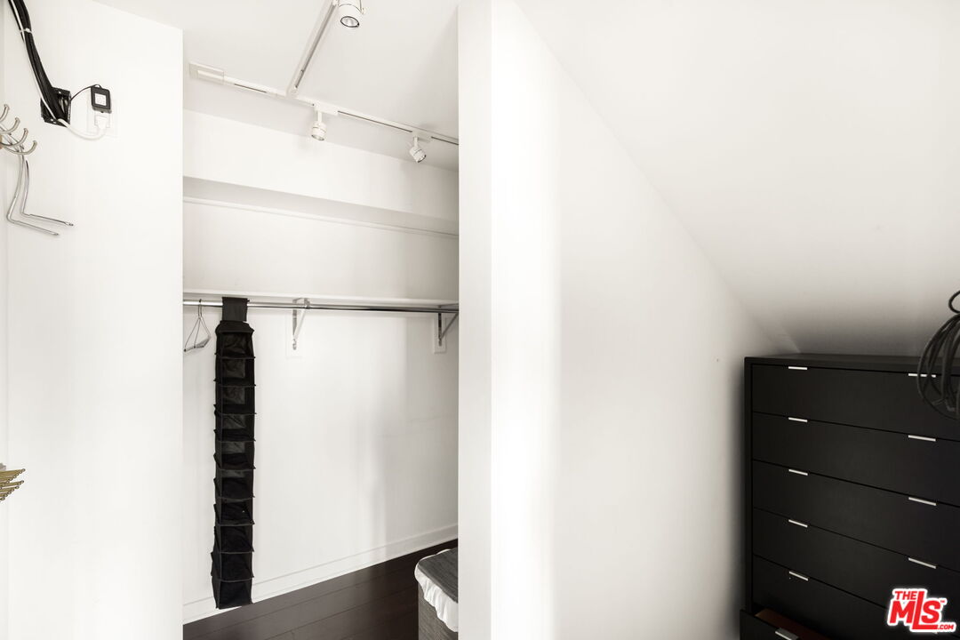 1513 9th Street, Unit 3 Santa Monica, CA 90401 - Photo 24 of 29