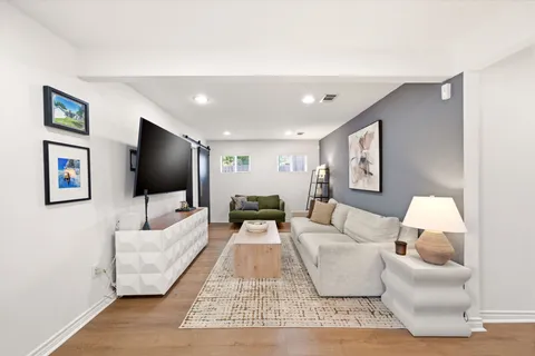 $635,000 | 1108 Wakefield Drive, Houston, TX 77018