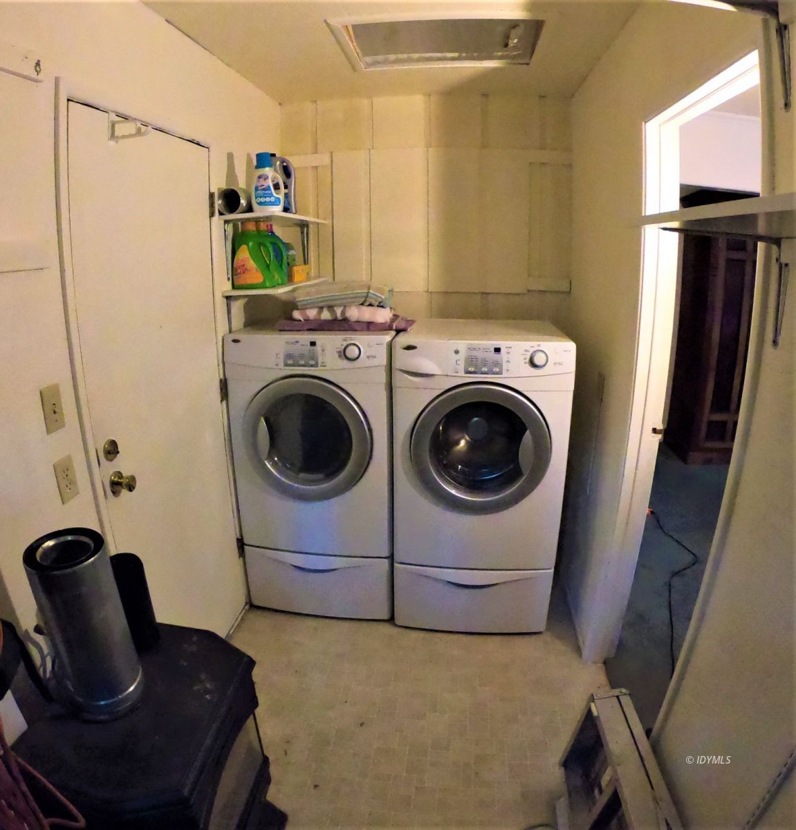 25125 Lodge Road Idyllwild, CA 92549 - Photo 15 of 26 a utility room with dryer and washer