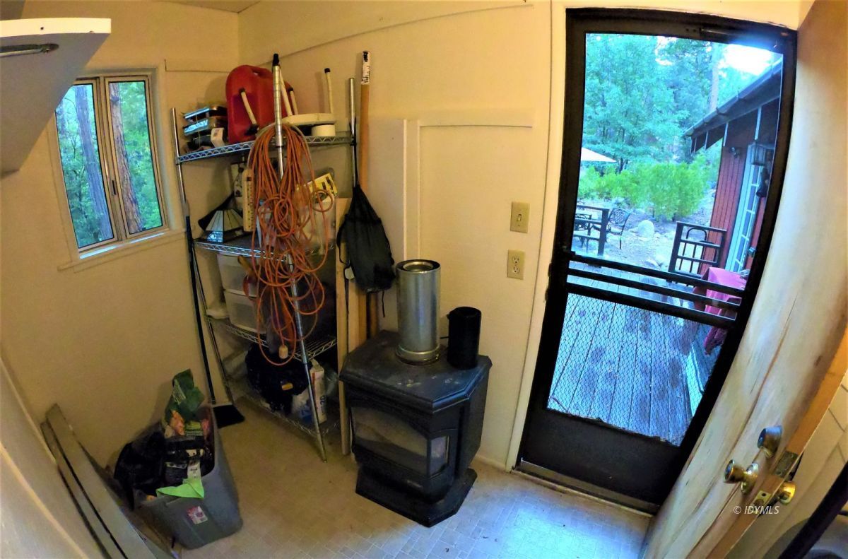 25125 Lodge Road Idyllwild, CA 92549 - Photo 16 of 26 a view of a room with gym equipment