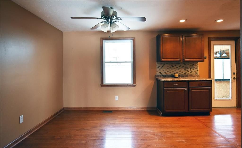 2245 George Street Irwin, PA 15642 - Photo 6 of 24 Dining room