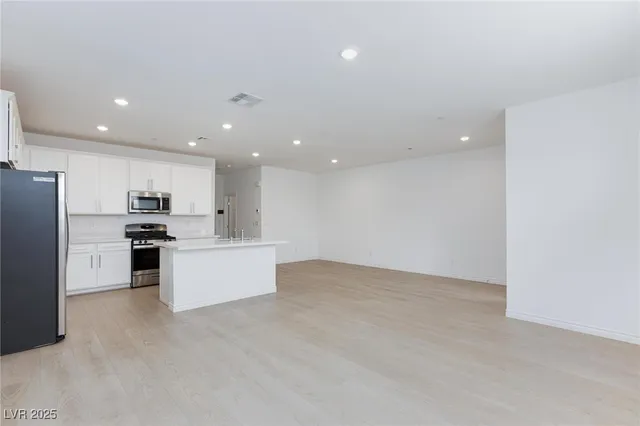 $380,000 | 334 Laurel Peak Drive, Henderson, NV 89015