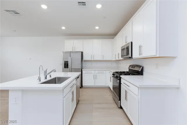 $380,000 | 334 Laurel Peak Drive, Henderson, NV 89015