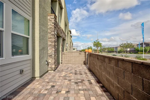 $380,000 | 334 Laurel Peak Drive, Henderson, NV 89015