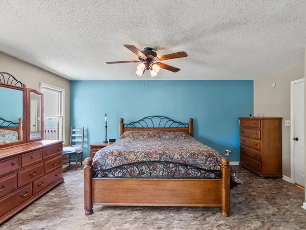 $449,900 | 6934 Old Railroad Bed Road, Toney, AL 35773