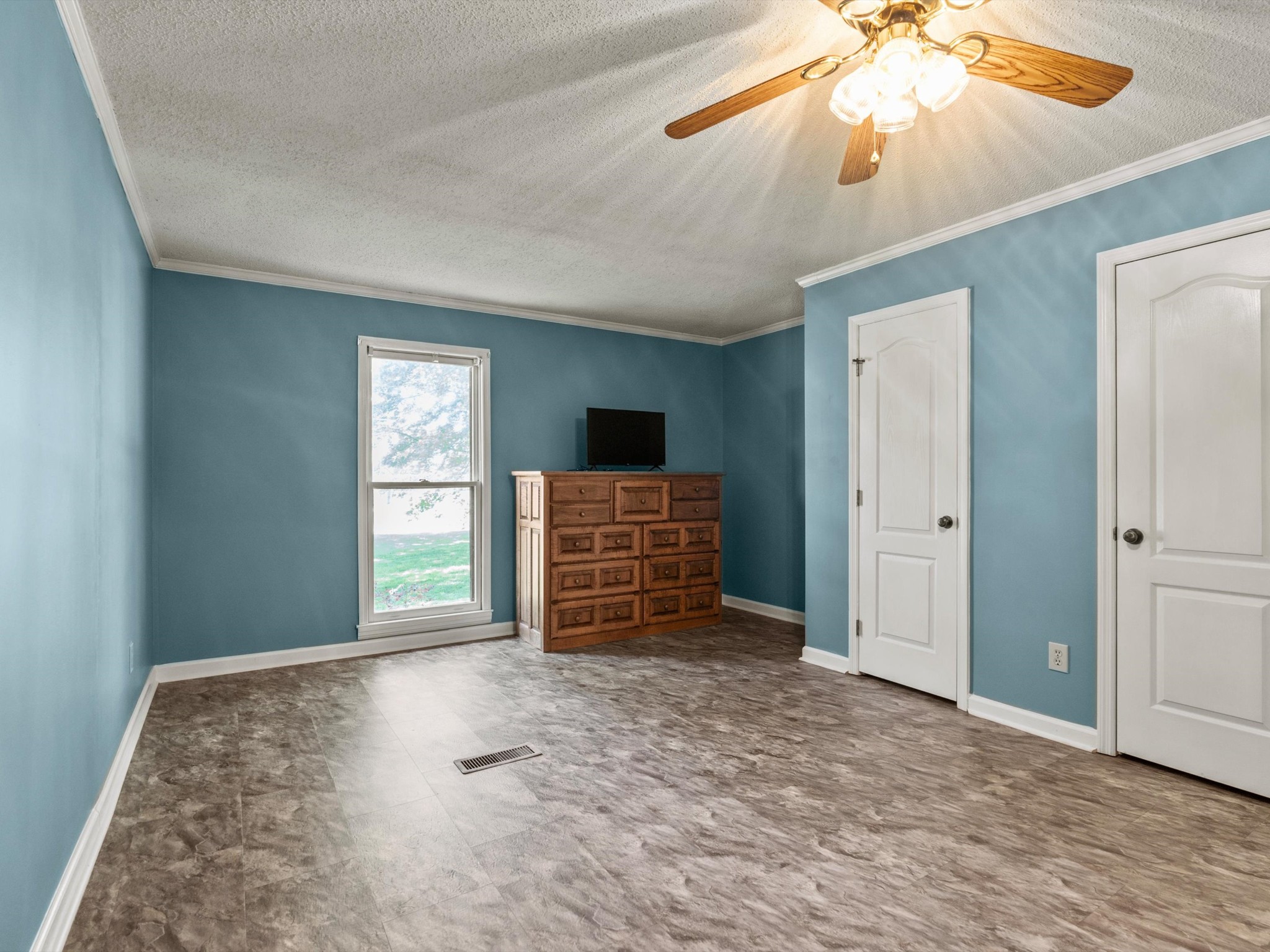 6934 Old Railroad Bed Road Toney, AL 35773 - Photo 20 of 38 wooden floor in an empty room with a window