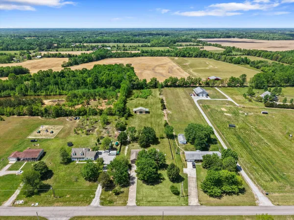 $449,900 | 6934 Old Railroad Bed Road, Toney, AL 35773