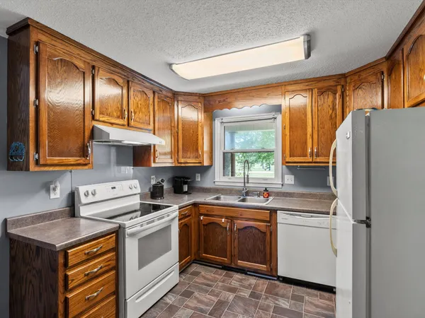$449,900 | 6934 Old Railroad Bed Road, Toney, AL 35773