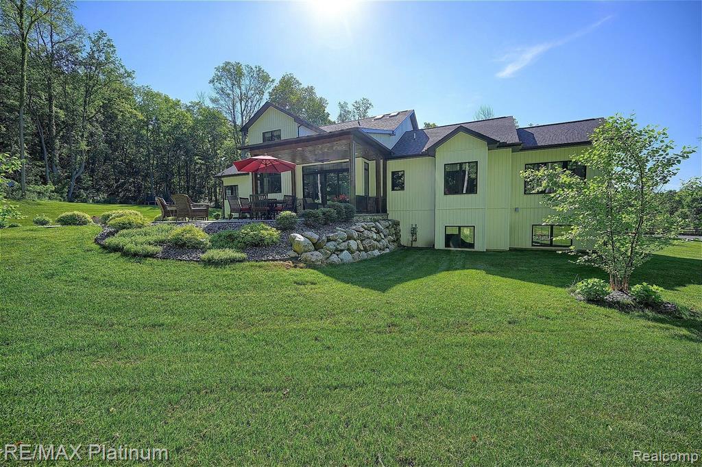 12101 Center Road Fenton, MI 48430 - Photo 42 of 53