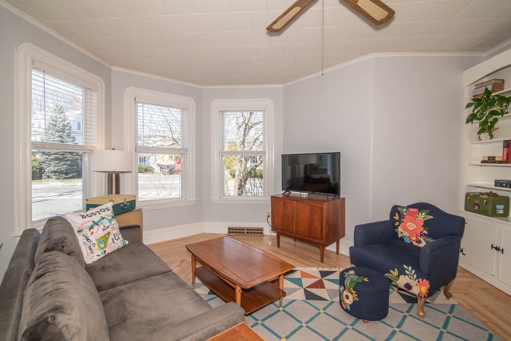 27 Shaw Road Swampscott, MA 01907 - Photo 12 of 37 Gallery Image 12