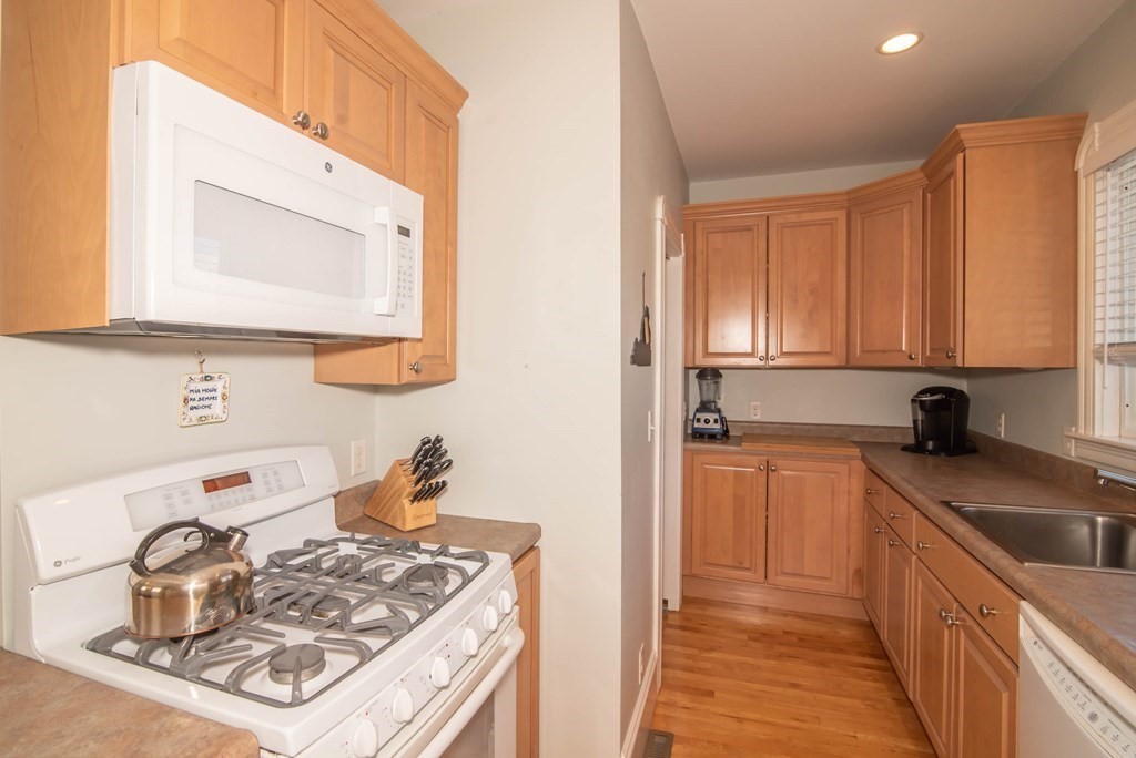 27 Shaw Road Swampscott, MA 01907 - Photo 17 of 37 Gallery Image 17