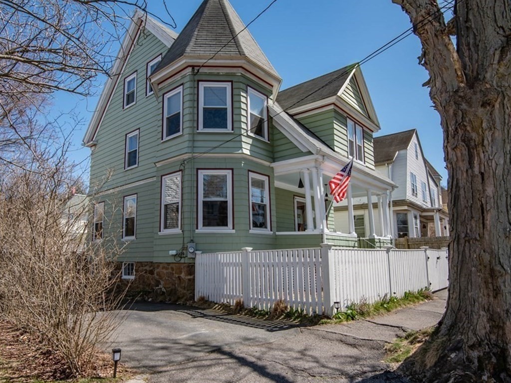 27 Shaw Road Swampscott, MA 01907 - Photo 3 of 37 Gallery Image 3