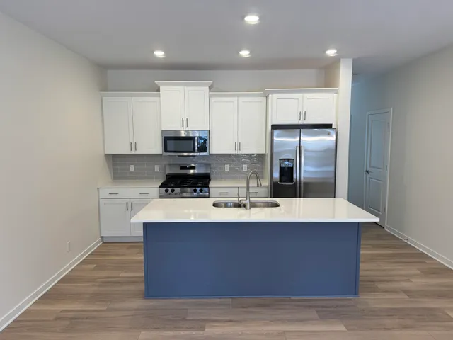 $399,000 | 1980 South Shorewood Lane, Unit 19, Holland, MI 49423