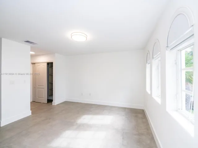 $13,995 | 20729 Northeast 32nd Avenue, Aventura, FL 33180