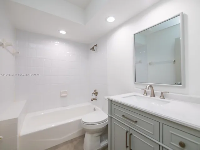 $13,995 | 20729 Northeast 32nd Avenue, Aventura, FL 33180