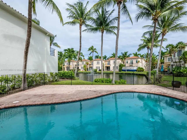 $13,995 | 20729 Northeast 32nd Avenue, Aventura, FL 33180