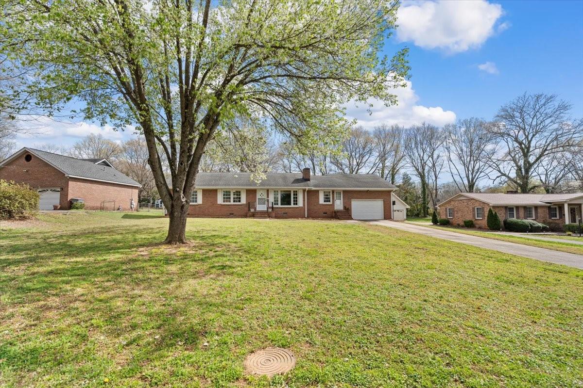 113 Ridge Avenue Clover, SC 29710 - Photo 4 of 41