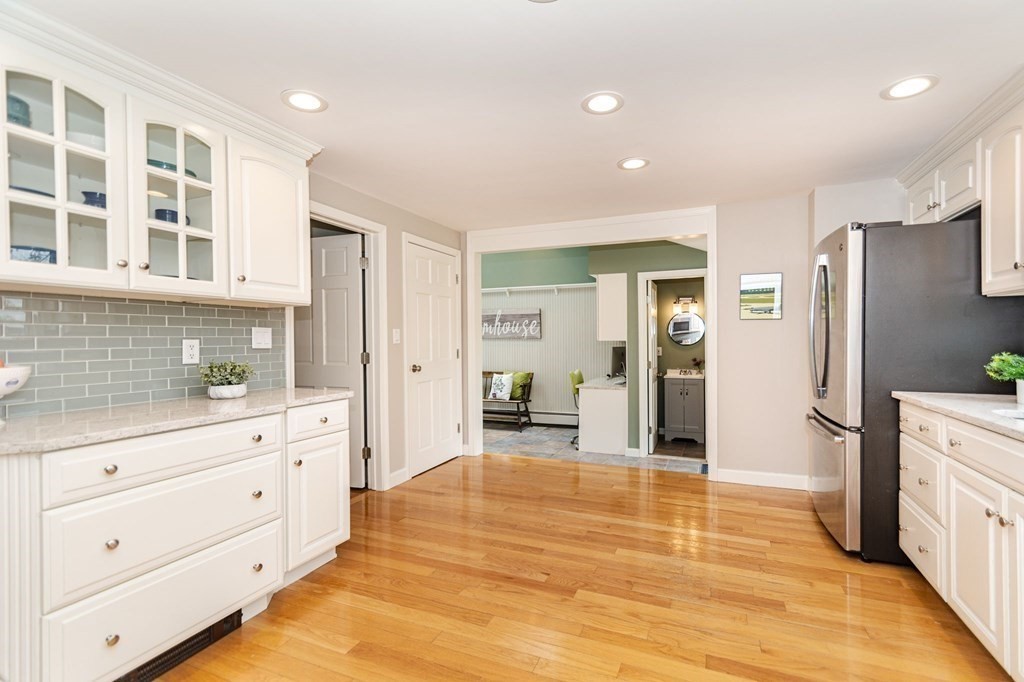 1 Newell Road Wakefield, MA 01880 - Photo 4 of 40