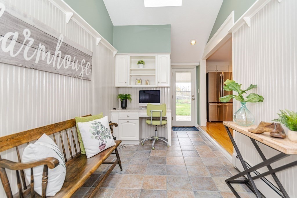 1 Newell Road Wakefield, MA 01880 - Photo 9 of 40