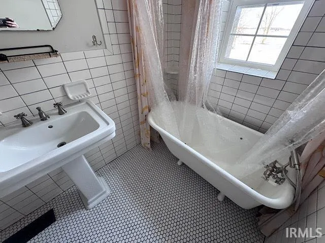 $1,500 | 5892 West 575 South, Portland, IN 47371