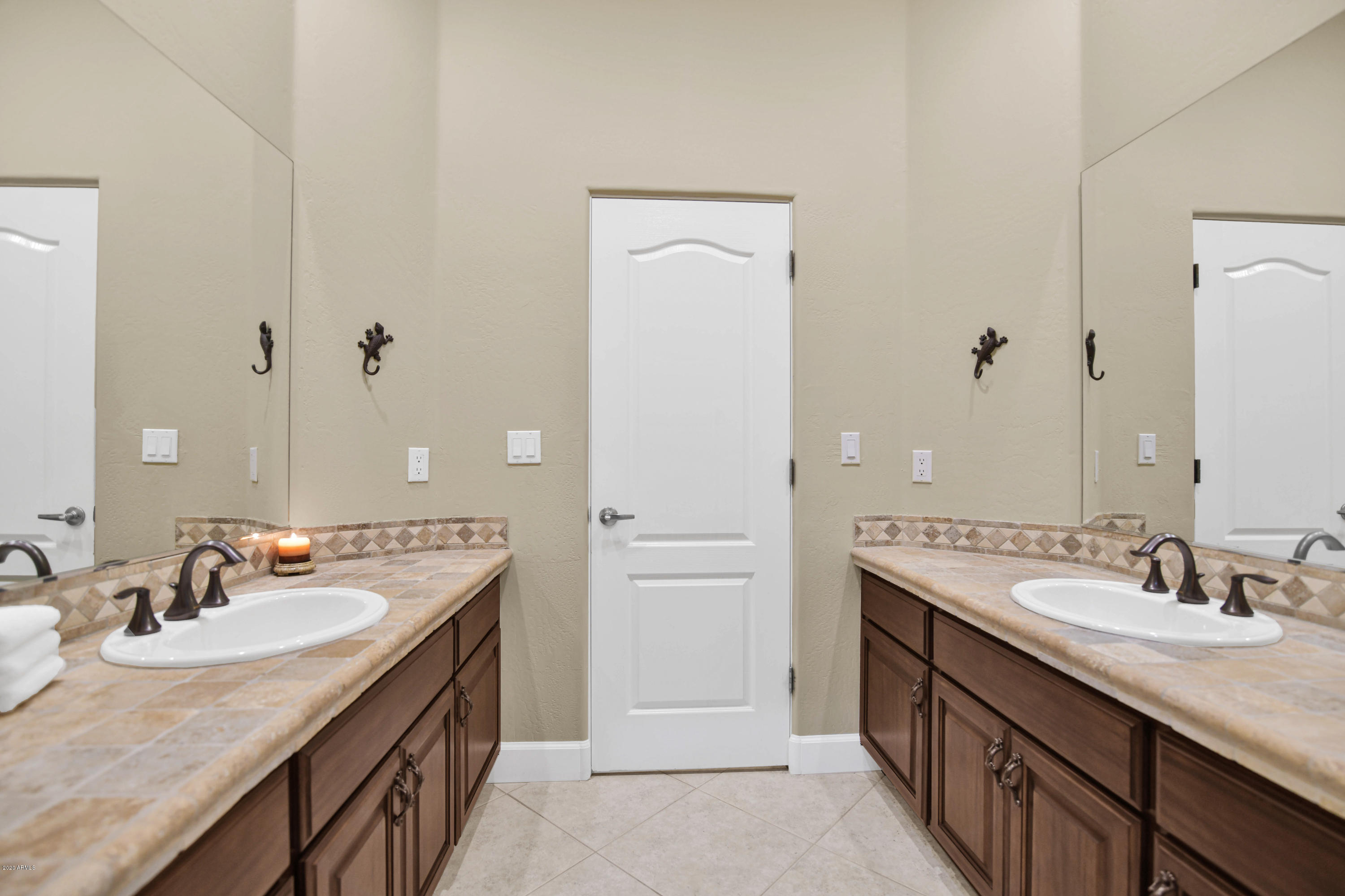 6789 East Saber Road Cave Creek, AZ 85331 - Photo 33 of 39 Separate Tub and Shower