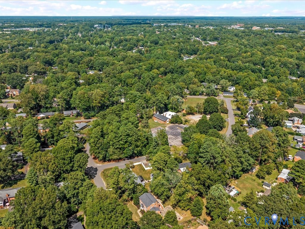1803 Marroit Road Henrico, VA 23229 - Photo 4 of 34 Turn-key Colonial with off-street parking, all bri