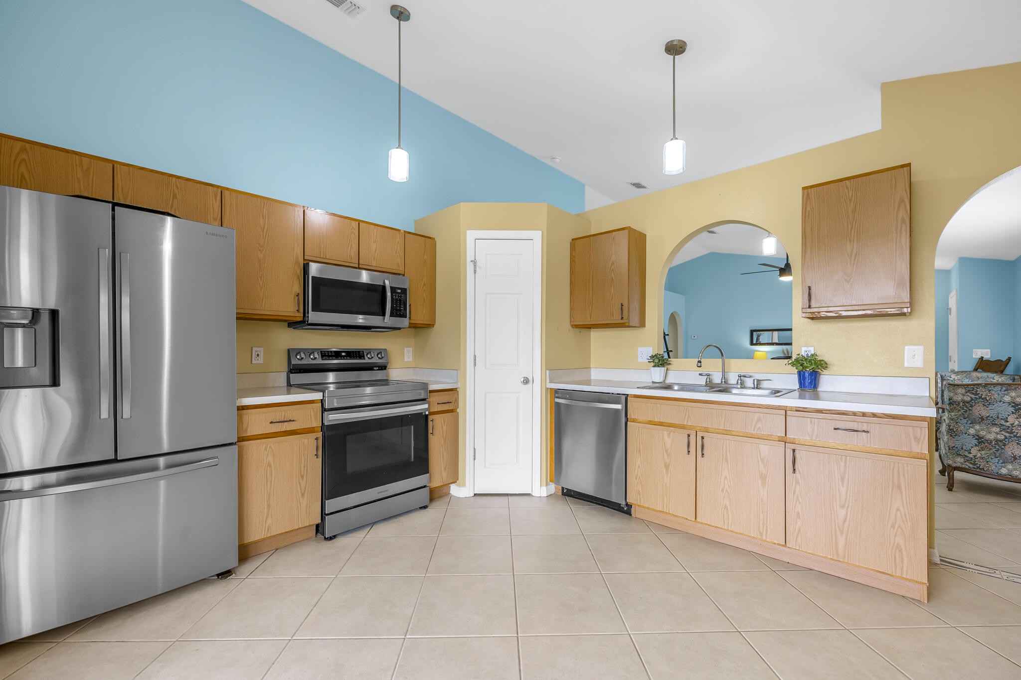 2066 Redwood Circle Palm Bay, FL 32905 - Photo 12 of 37 a-19