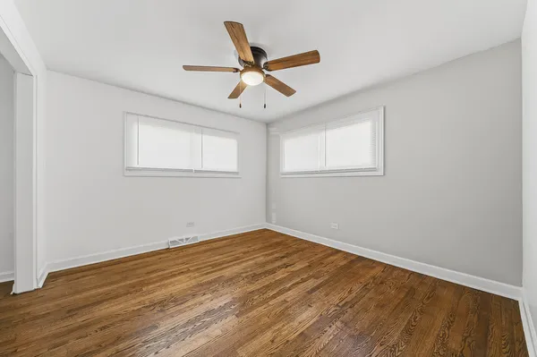 $374,900 | 4024 West 106th Street, Oak Lawn, IL 60453