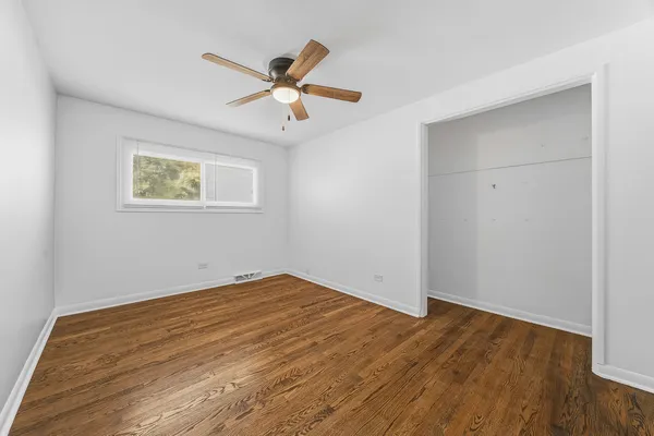 $374,900 | 4024 West 106th Street, Oak Lawn, IL 60453