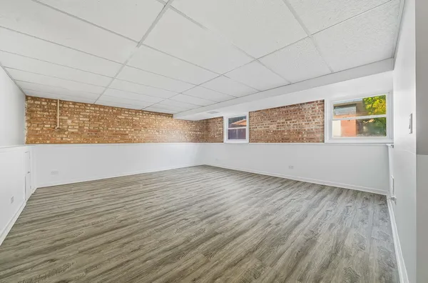 $374,900 | 4024 West 106th Street, Oak Lawn, IL 60453