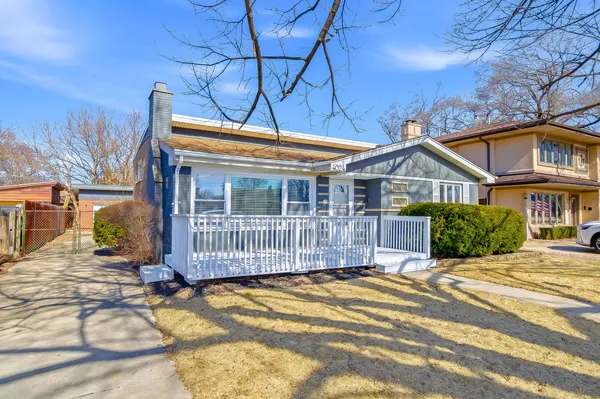 $374,900 | 4024 West 106th Street, Oak Lawn, IL 60453