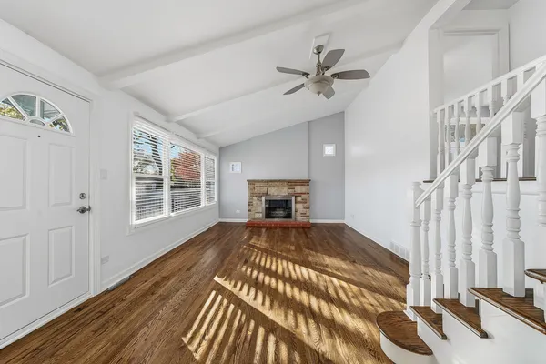 $374,900 | 4024 West 106th Street, Oak Lawn, IL 60453