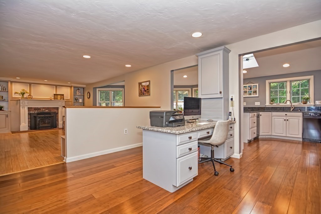25 Crocker Pond Road Wrentham, MA 02093 - Photo 5 of 35 Gallery Image 5
