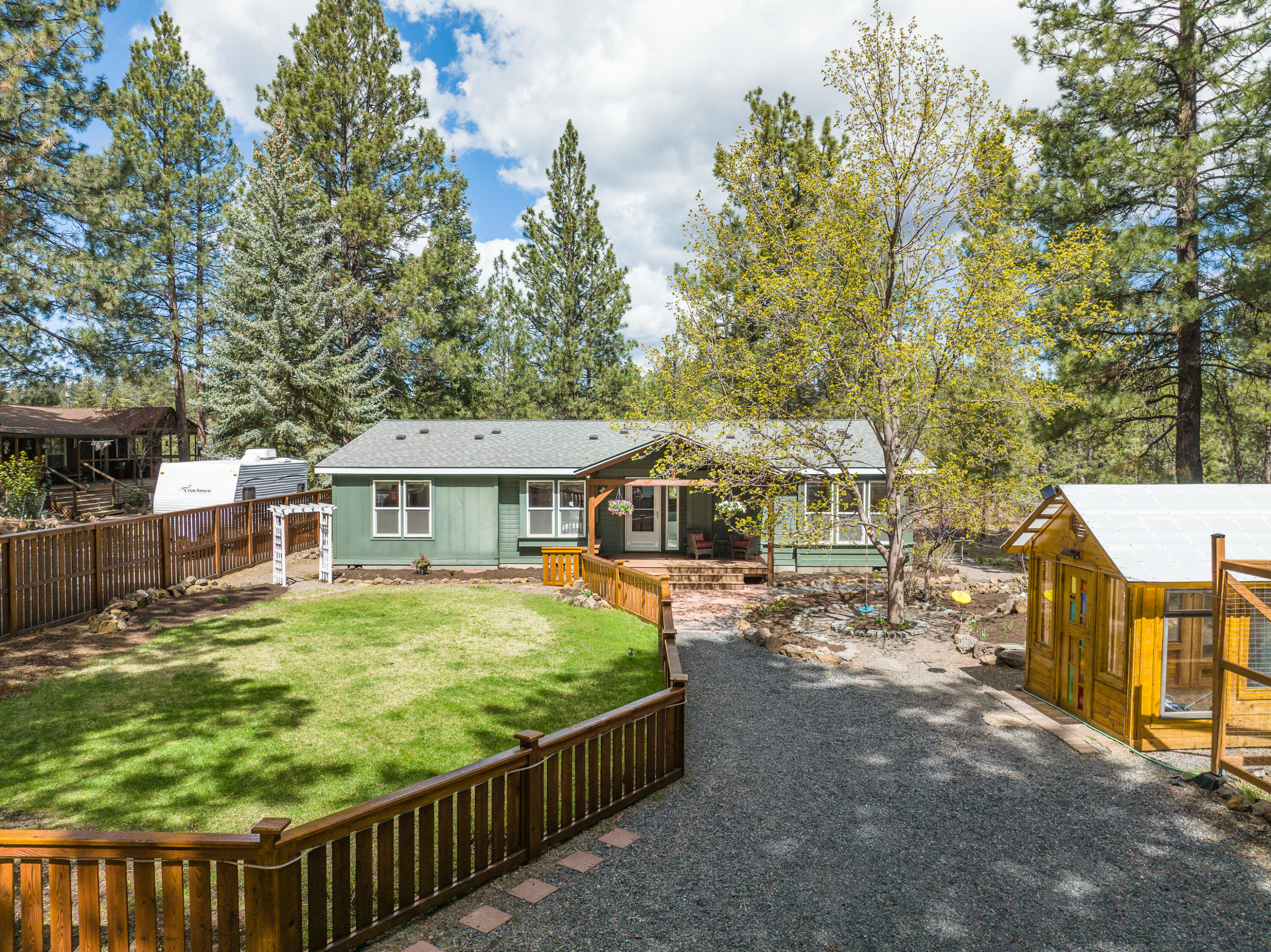 18752 Choctaw Road Bend, OR 97702 - Photo 35 of 48 DJI_0883