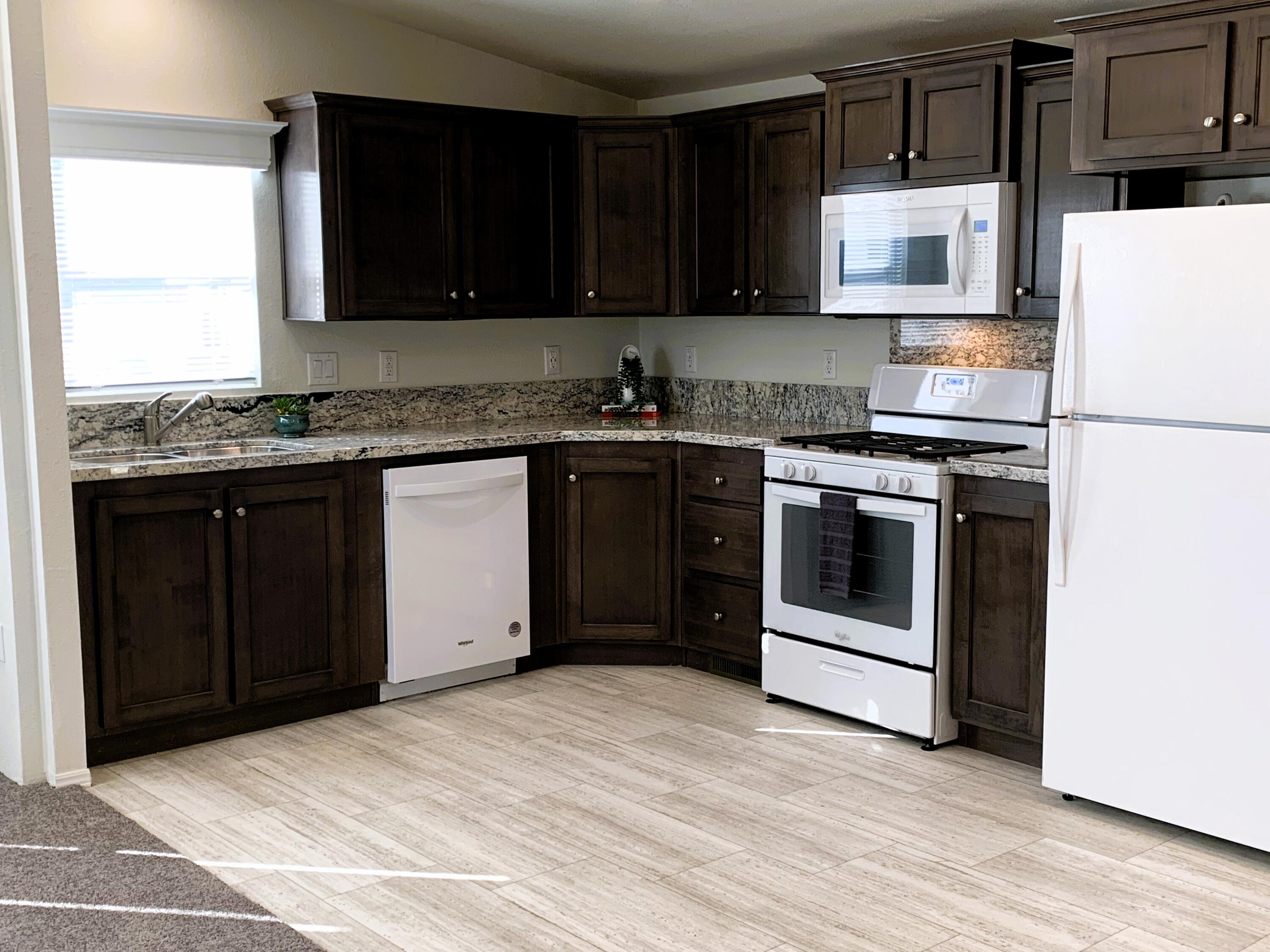 22 Roosevelt, Unit 22 ROO Cathedral City, CA 92234 - Photo 4 of 12 IMG_2072