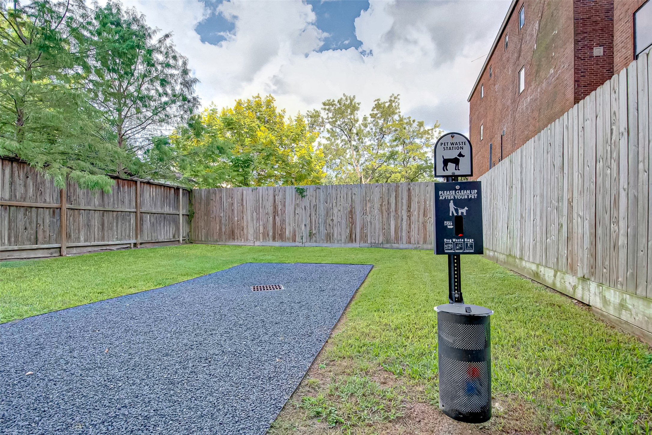 2802 Morrison Street, Unit 310 Houston, TX 77009 - Photo 27 of 31