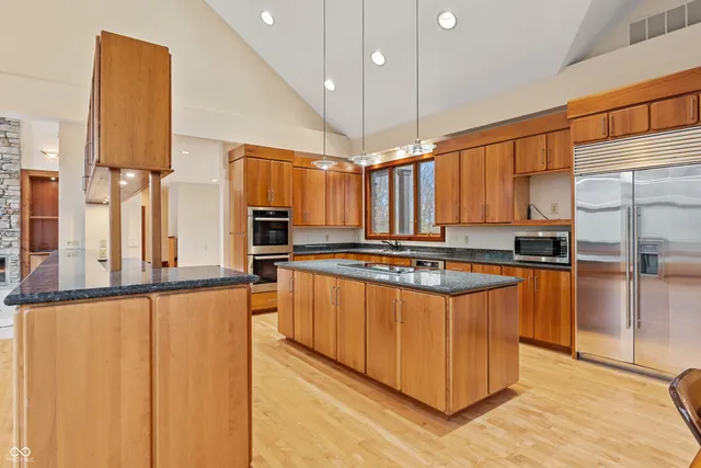 $2,375,000 | 720 East 400th Street North, Anderson, IN 46012